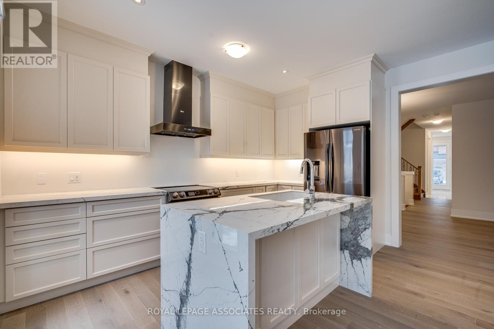 132 Frederick Pearson Street, East Gwillimbury, Ontario  L9N 0R8 - Photo 12 - N12154869