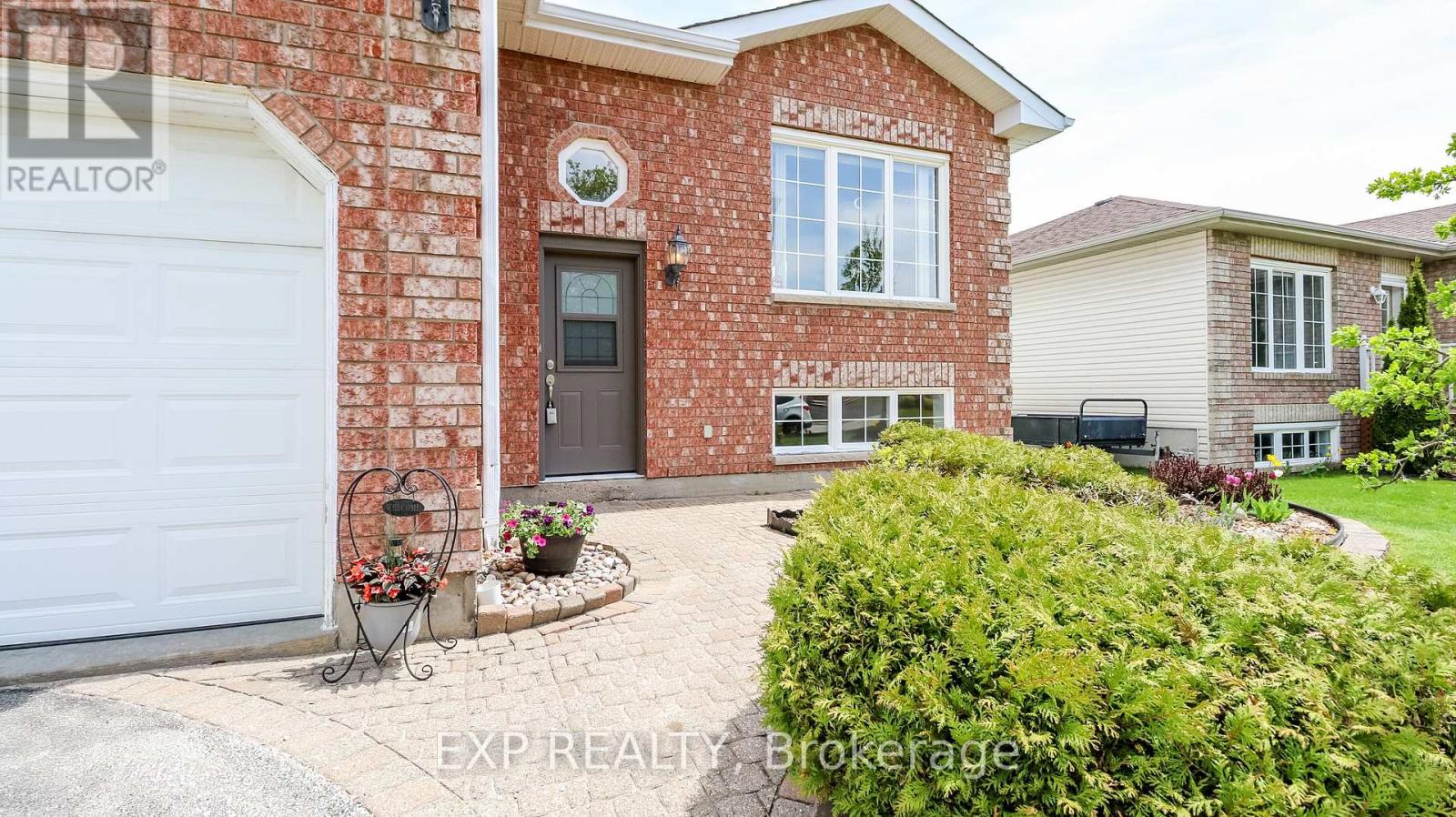 13 O'shaughnessy Crescent, Barrie, Ontario  L4N 7M1 - Photo 4 - S12154887