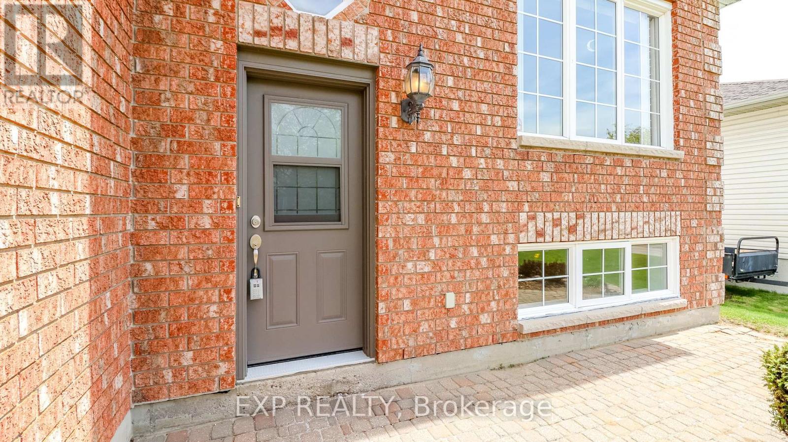 13 O'shaughnessy Crescent, Barrie, Ontario  L4N 7M1 - Photo 5 - S12154887