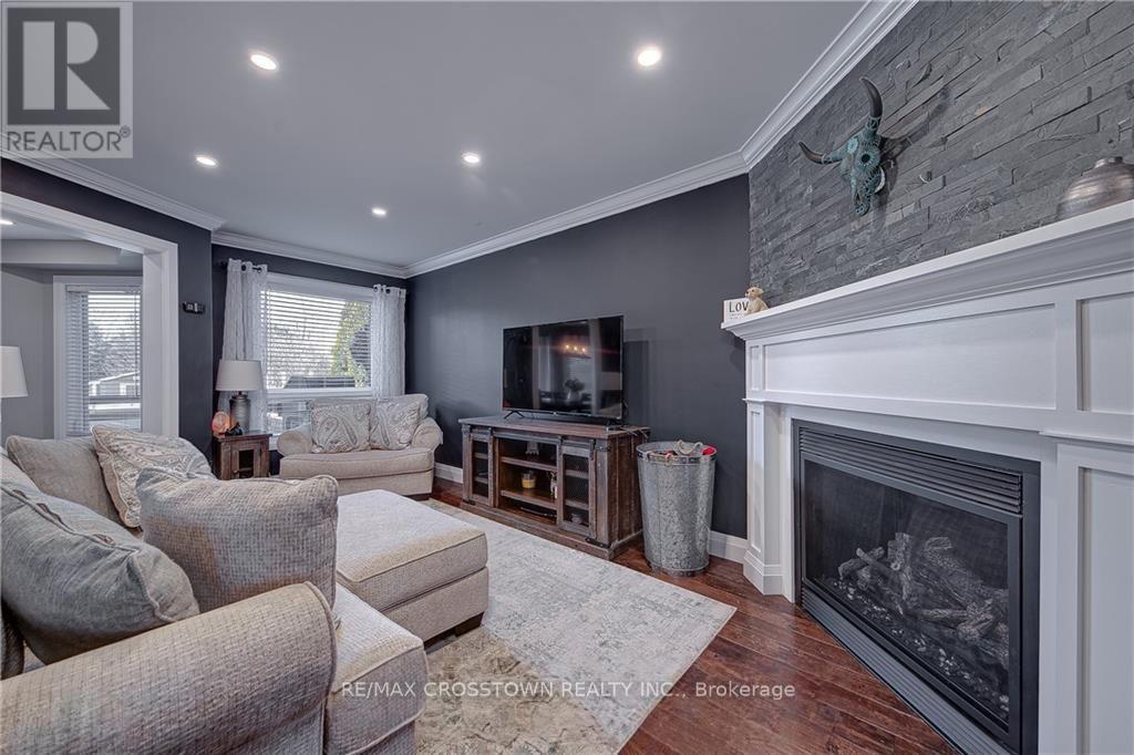 92 Golden Meadow Road, Barrie, Ontario  L4N 7G4 - Photo 12 - S12154896