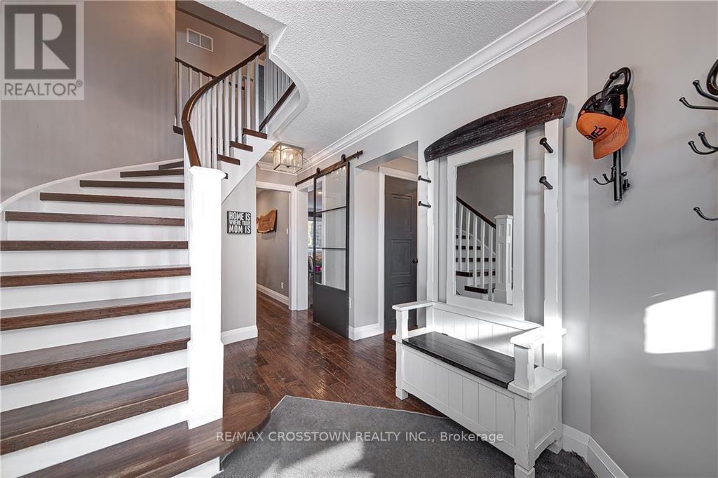 92 Golden Meadow Road, Barrie, Ontario  L4N 7G4 - Photo 13 - S12154896