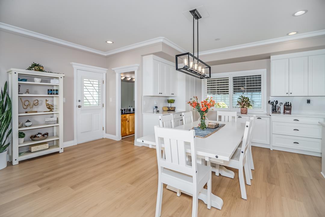 14433 Sunset Lane, White Rock, British Columbia  V4B 5J7 - Photo 9 - R2994293