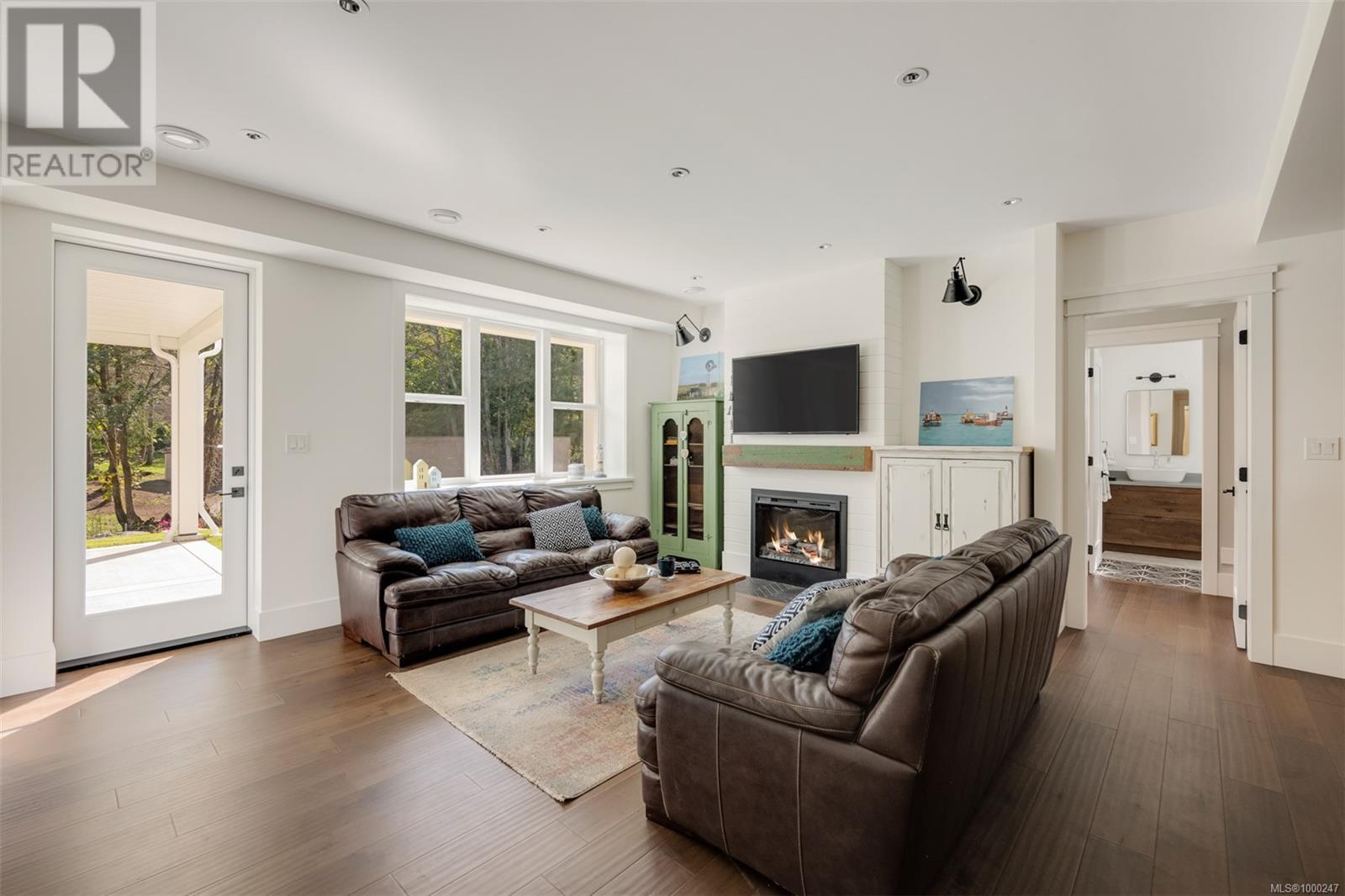 Property at 471 Green Mountain Rd image 3