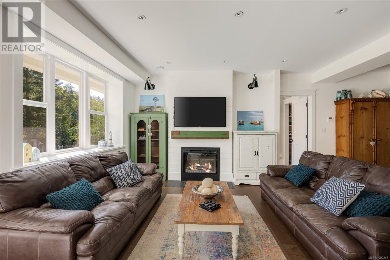 Property at 471 Green Mountain Rd image 4