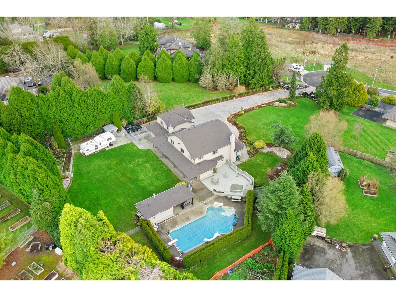 Property at 2045 183 STREET image 3