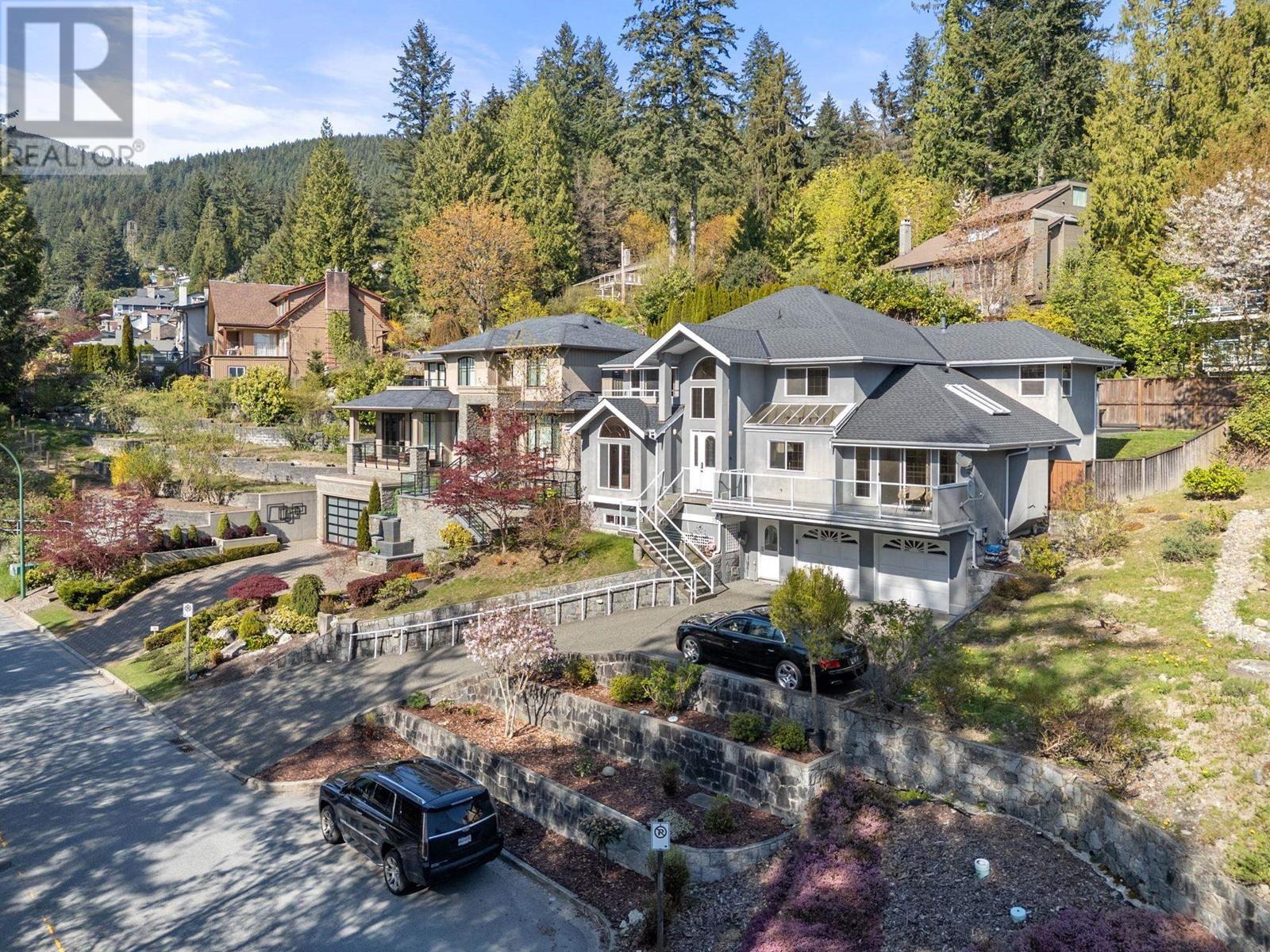 Property at 192 MONTROYAL BOULEVARD image 2