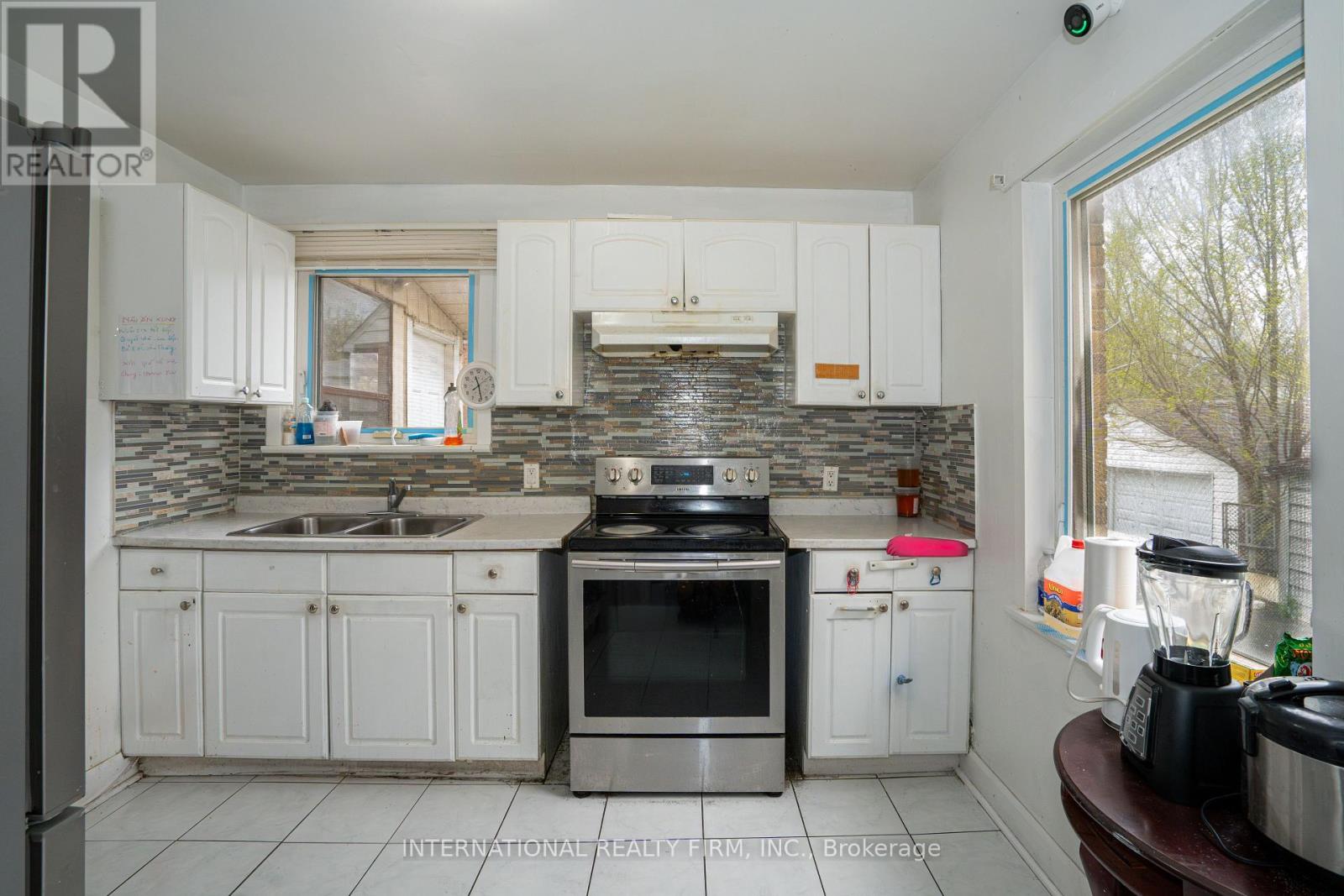 224 King Street, Toronto, Ontario  M9N 1L7 - Photo 10 - W12154799