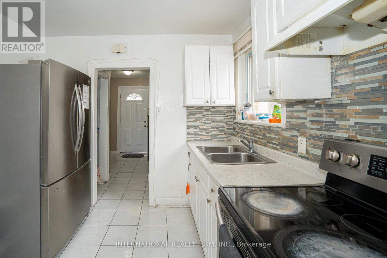 224 King Street, Toronto, Ontario  M9N 1L7 - Photo 11 - W12154799
