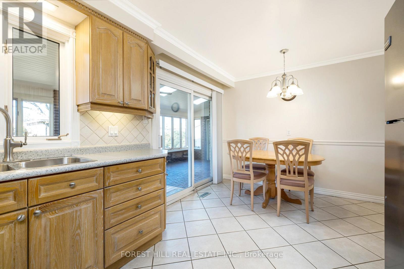 3441 Charmaine Heights, Mississauga, Ontario  L5A 3C2 - Photo 19 - W12154806