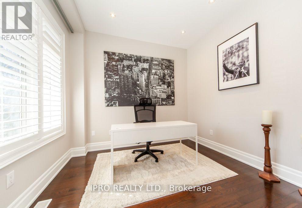 Property at 3420 MISTWELL CRESCENT image 5