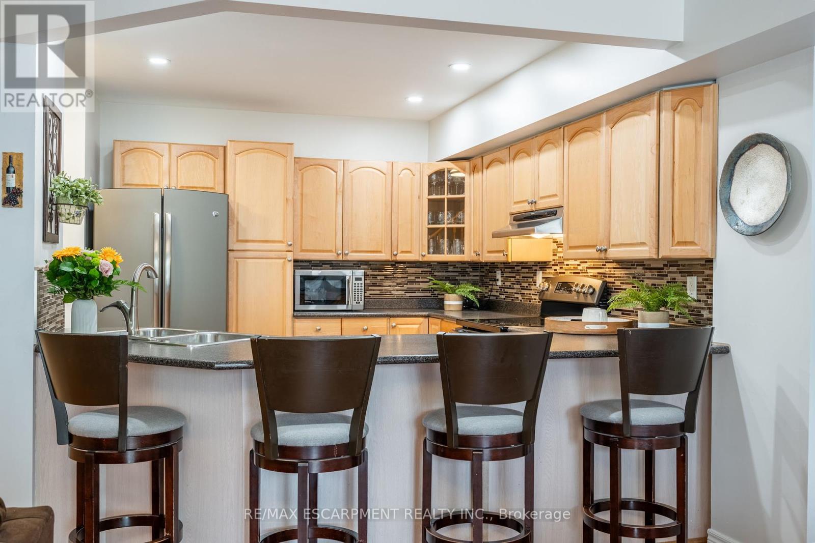 3523 Fowler Court, Burlington, Ontario  L7N 3W3 - Photo 12 - W12154827
