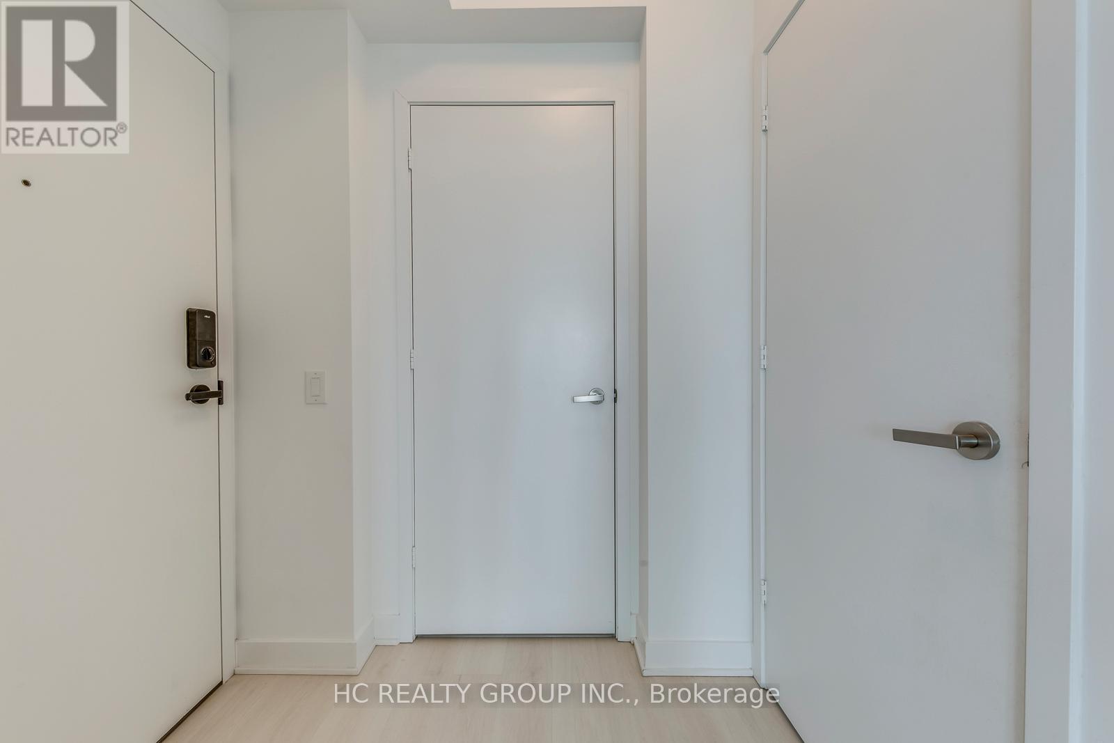Property at 2805 - 3900 CONFEDERATION PARKWAY image 5