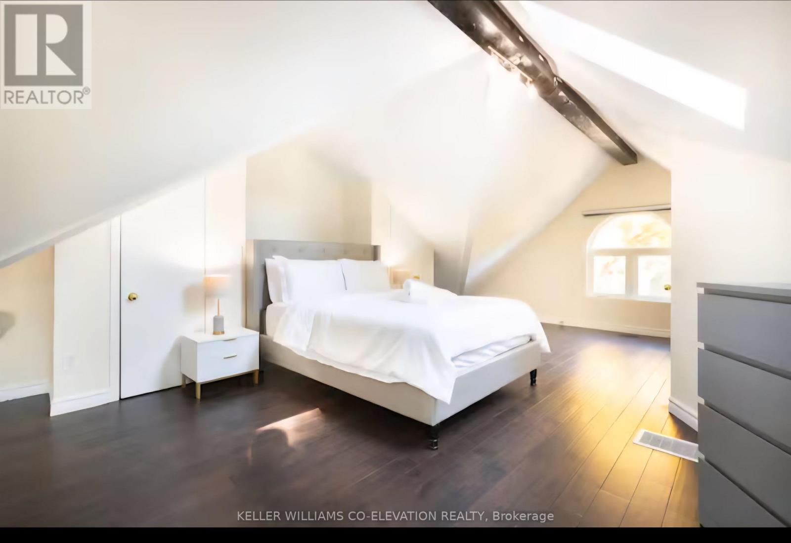 Property at 876 PARKLAND AVENUE image 4