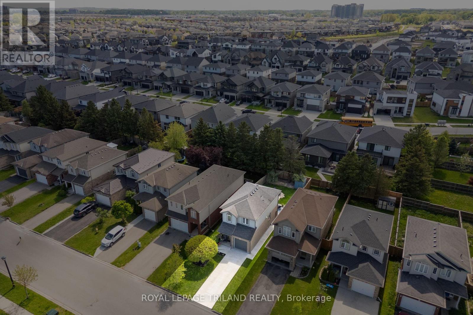 2091 Foxwood Avenue, London North (North S), Ontario  N6G 0C7 - Photo 2 - X12154972