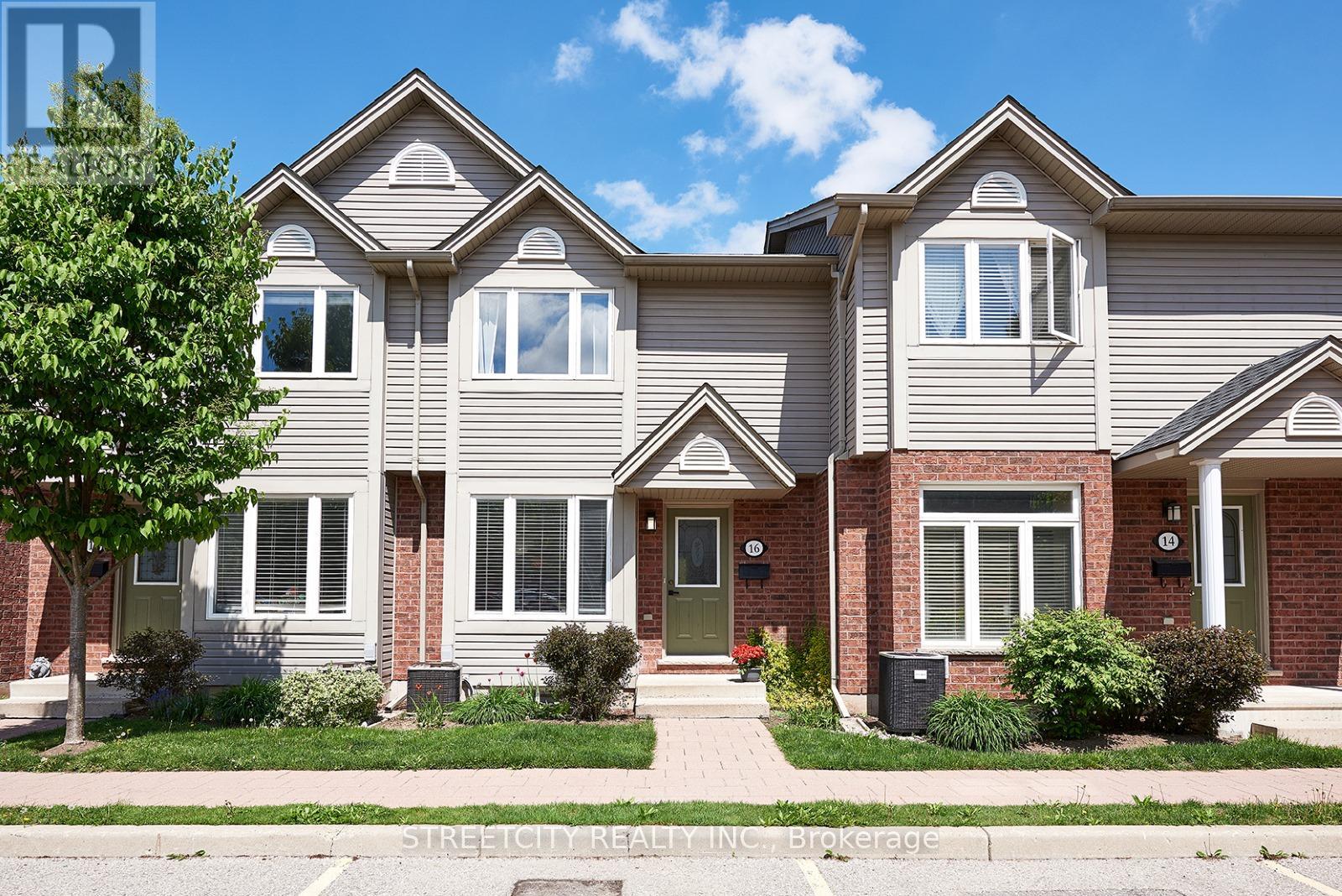 Property at 16 - 1535 TROSSACKS AVENUE image 2