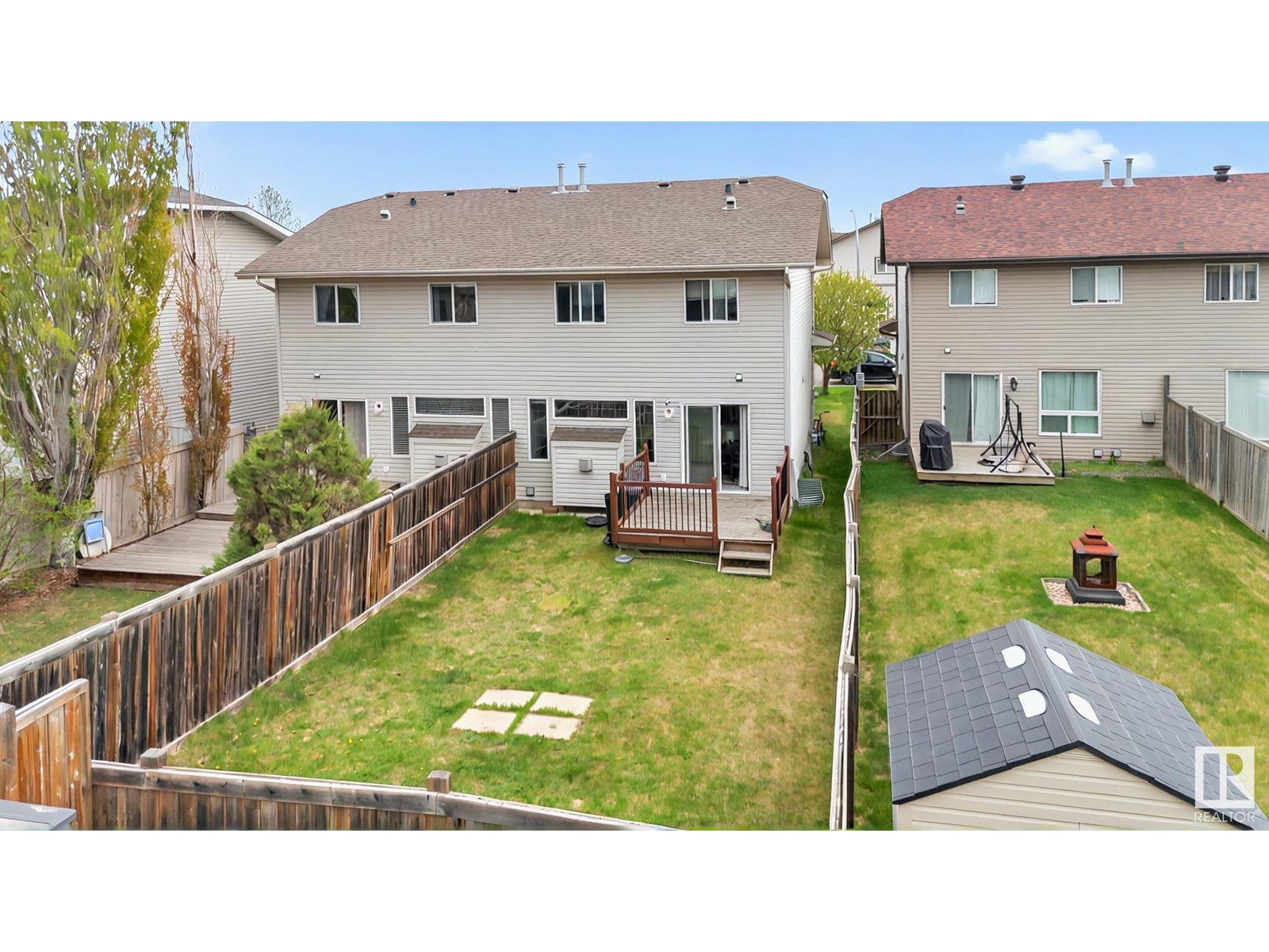 Property at 13976 137 ST NW image 2
