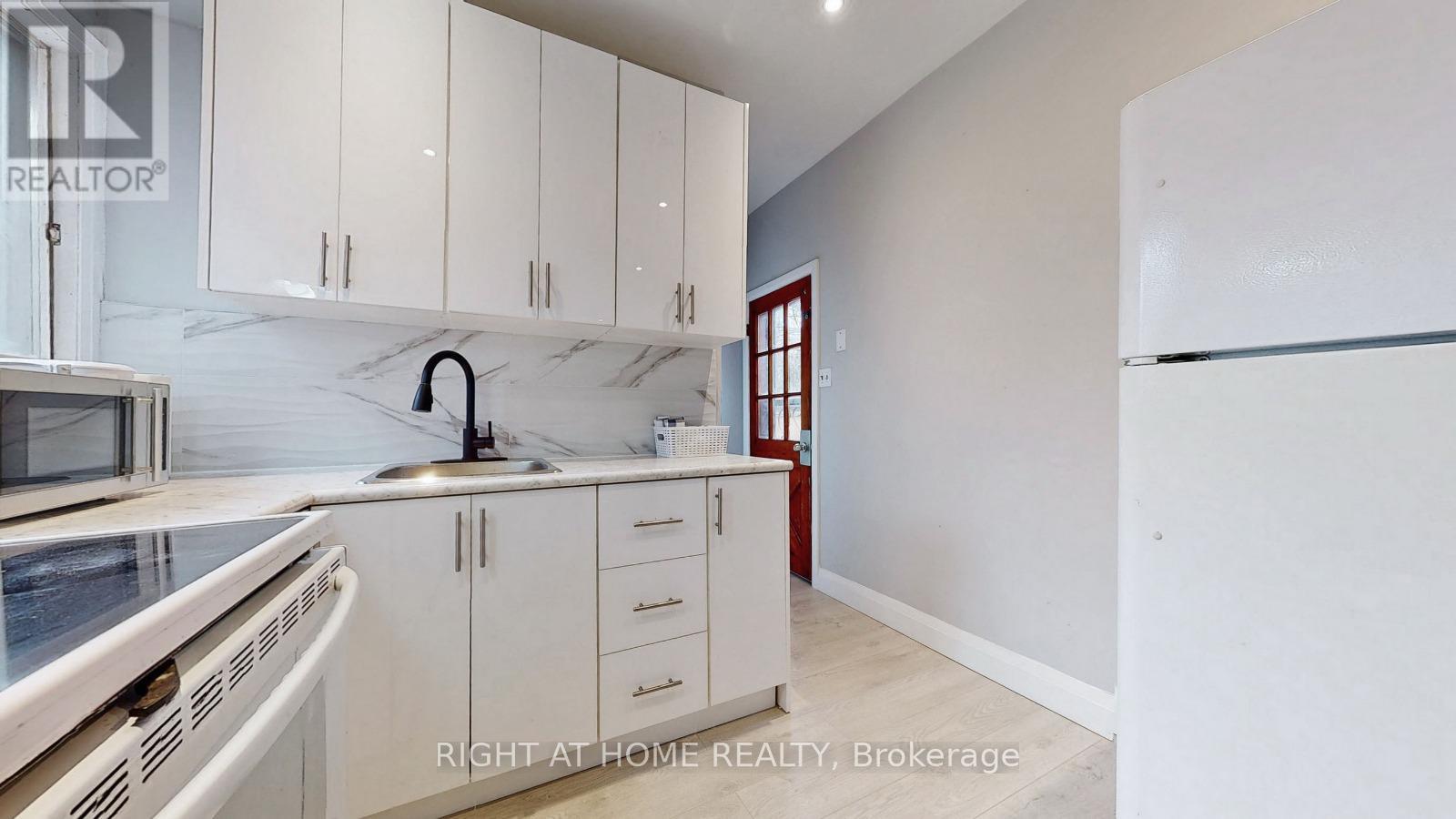 Main - 703 Wilson Street, Hamilton, Ontario  L8L 1V5 - Photo 5 - X12154798