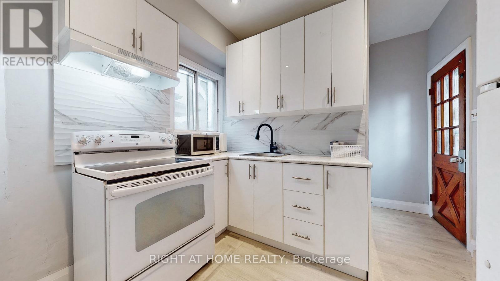 Main - 703 Wilson Street, Hamilton, Ontario  L8L 1V5 - Photo 7 - X12154798