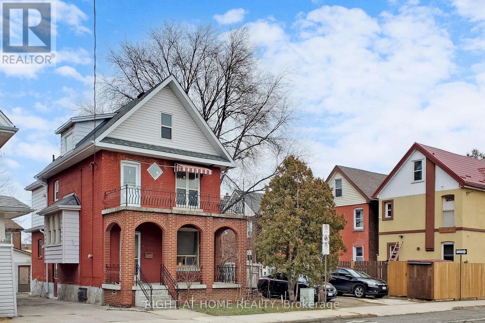 Upper - 703 Wilson Street, Hamilton, Ontario  L8L 1V5 - Photo 1 - X12154801