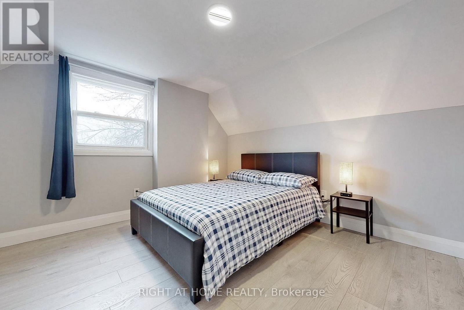 Upper - 703 Wilson Street, Hamilton, Ontario  L8L 1V5 - Photo 13 - X12154801