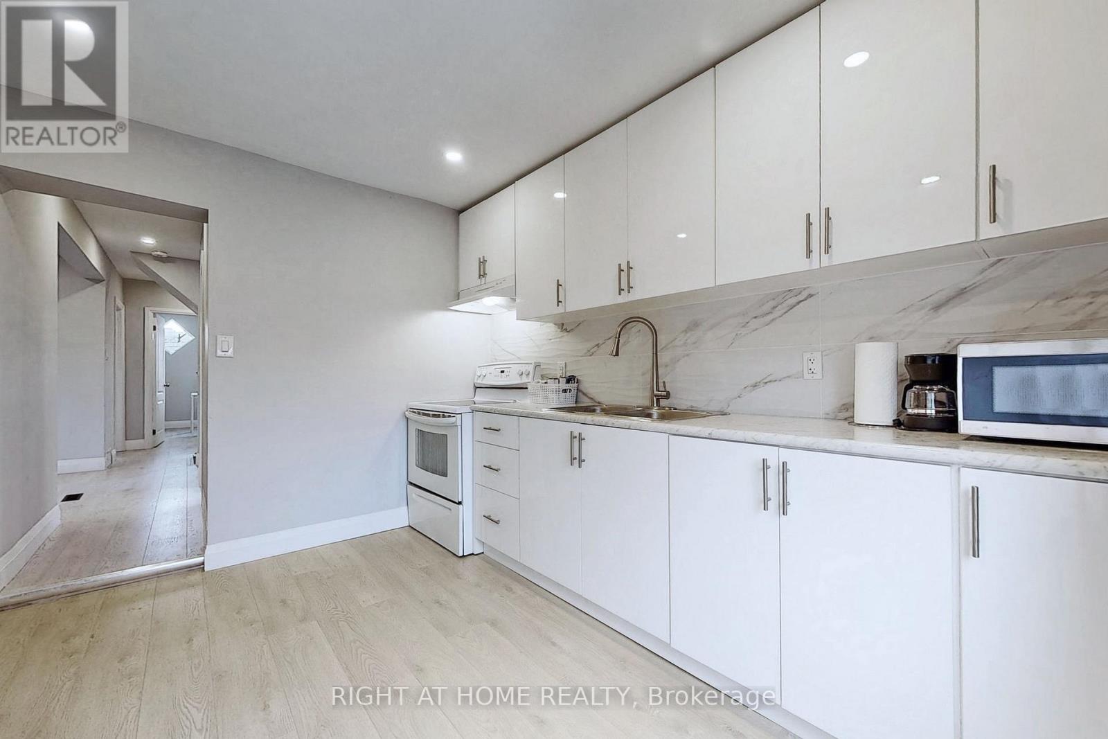 Upper - 703 Wilson Street, Hamilton, Ontario  L8L 1V5 - Photo 8 - X12154801