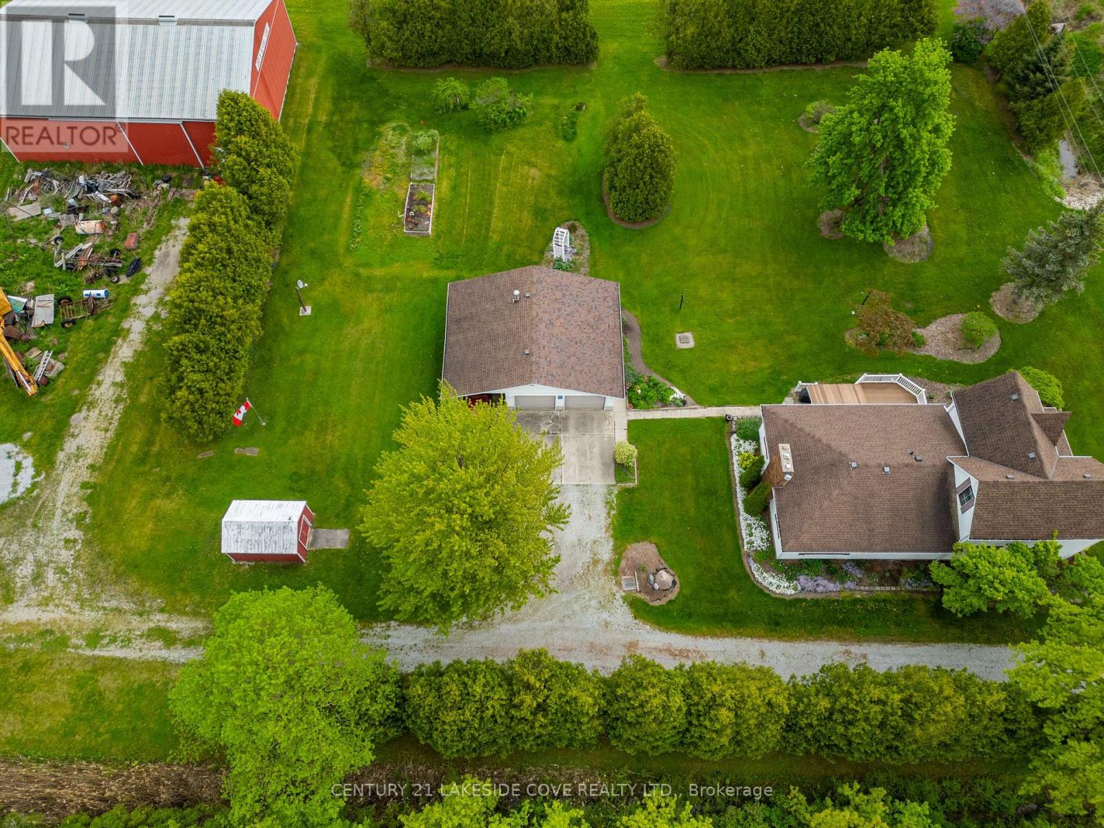 268 Courtright Line, St. Clair, Ontario  N0N 1H0 - Photo 10 - X12154832