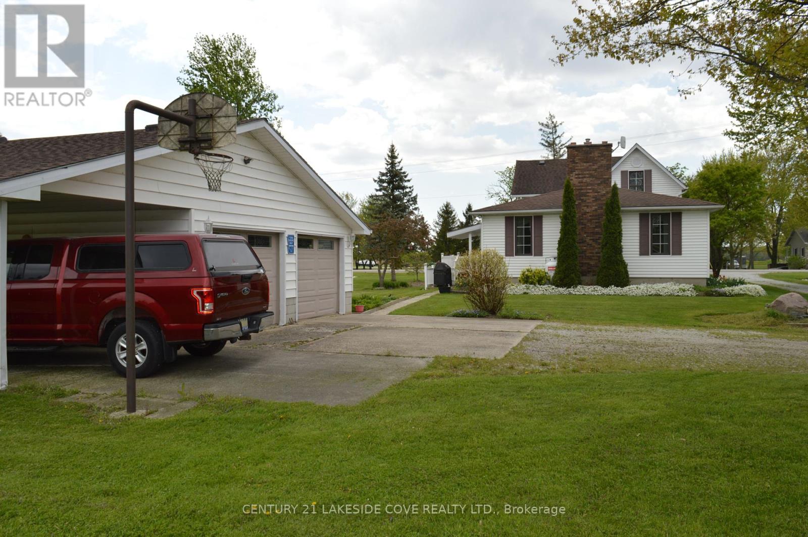 268 Courtright Line, St. Clair, Ontario  N0N 1H0 - Photo 20 - X12154832