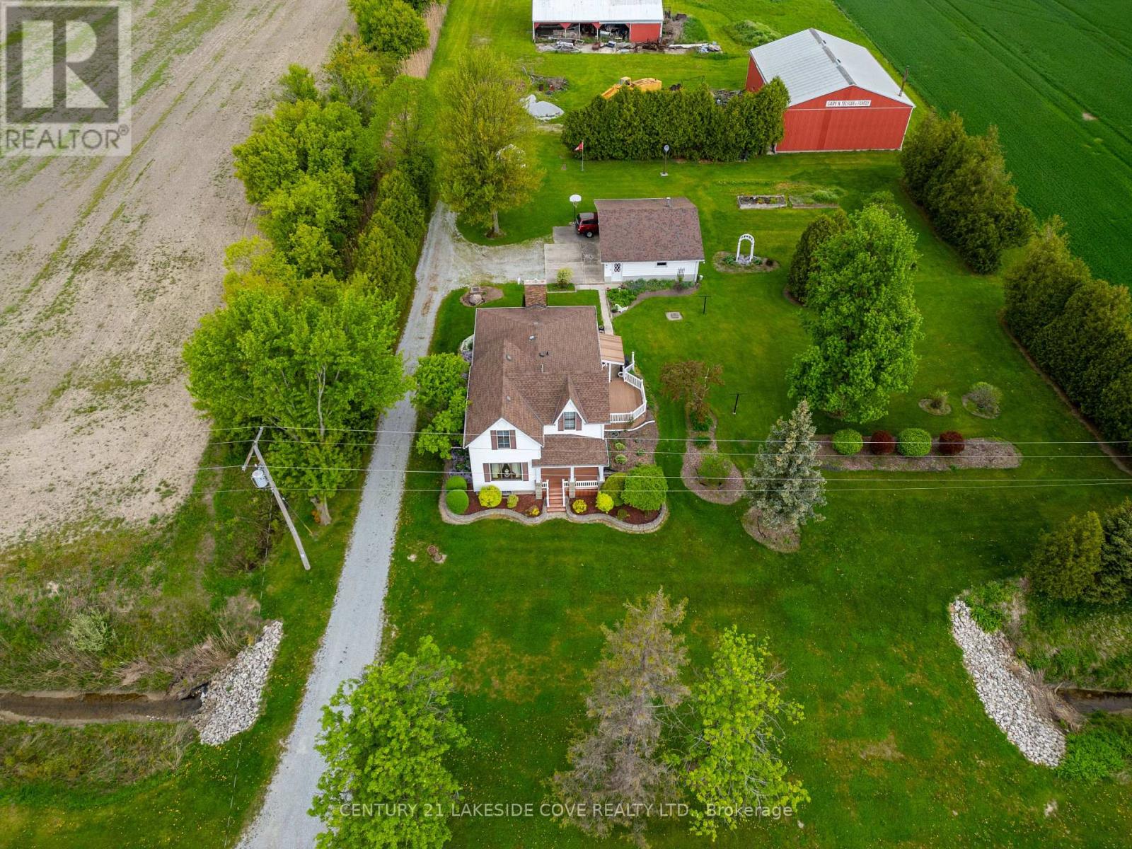 268 Courtright Line, St. Clair, Ontario  N0N 1H0 - Photo 9 - X12154832