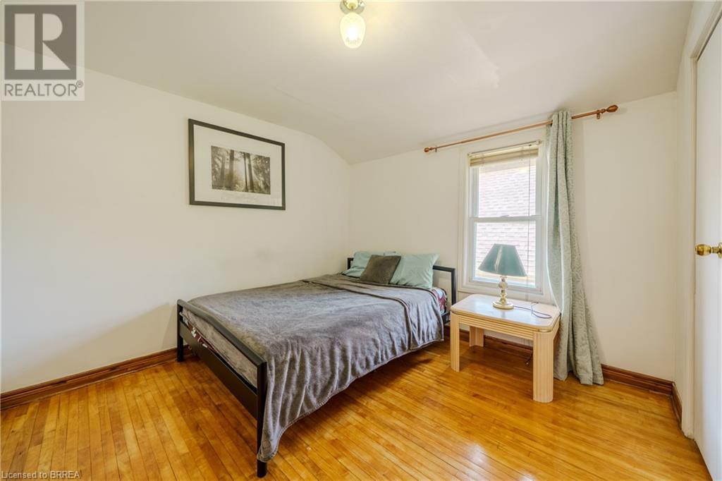 5684 Spring Street, Niagara Falls, Ontario  L2G 1P8 - Photo 11 - 40722575
