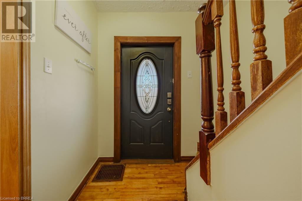 5684 Spring Street, Niagara Falls, Ontario  L2G 1P8 - Photo 3 - 40722575