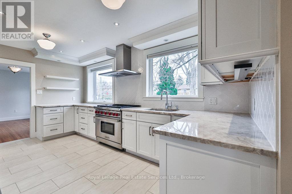 196 Sabel Street, Oakville, Ontario  L6L 3V4 - Photo 3 - W12154924