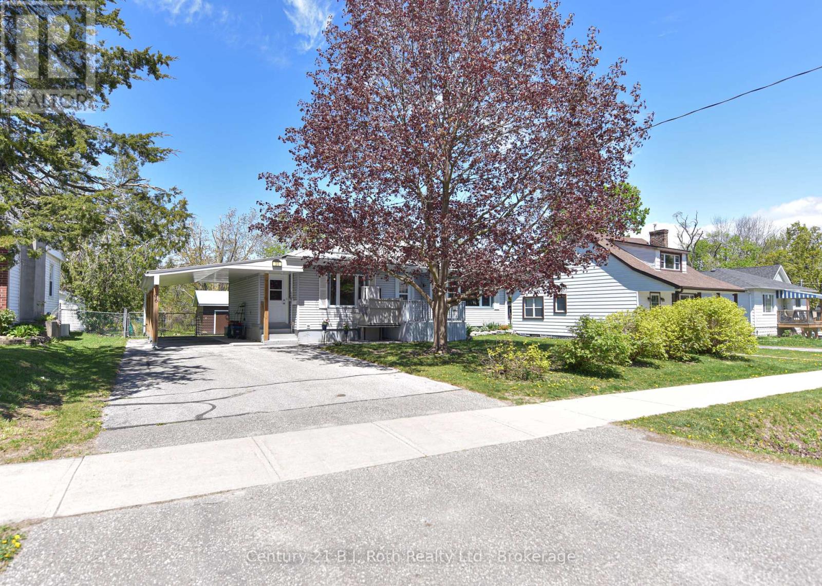 Property at 96 SIMCOE STREET image 3