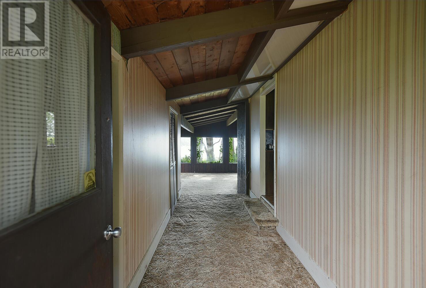 7638 Eureka Avenue, Halfmoon Bay, British Columbia  V7Z 1A1 - Photo 10 - R3003781