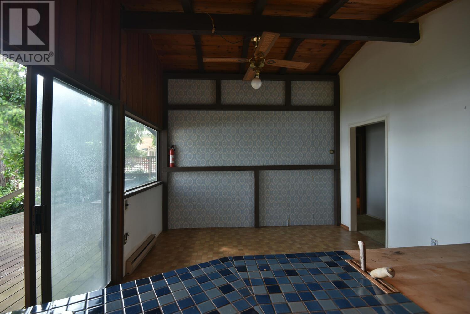 7638 Eureka Avenue, Halfmoon Bay, British Columbia  V7Z 1A1 - Photo 16 - R3003781