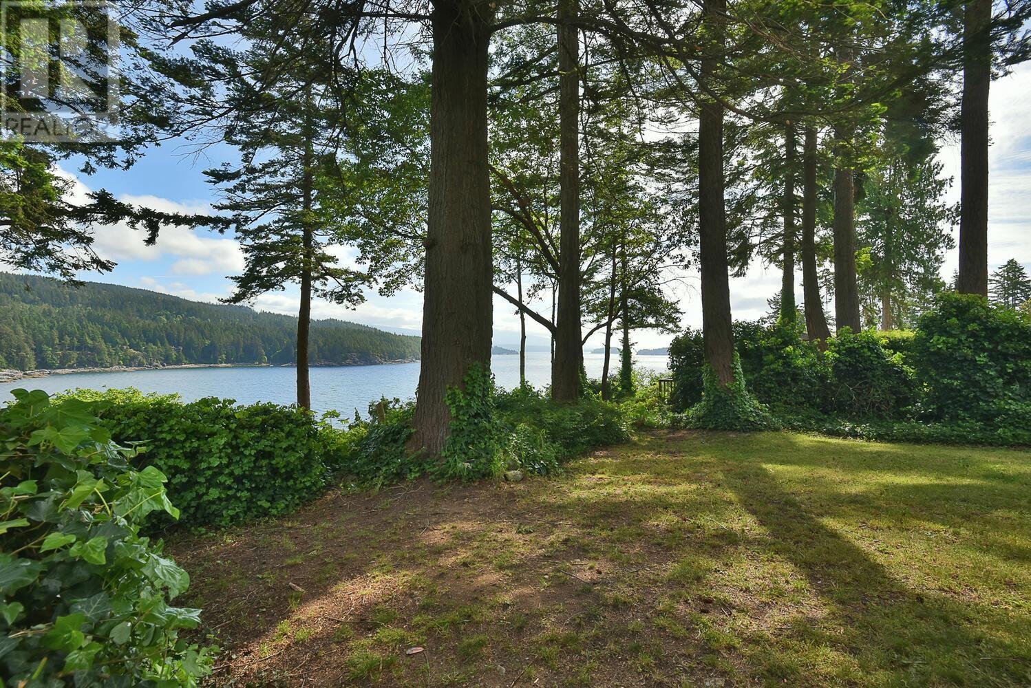 7638 Eureka Avenue, Halfmoon Bay, British Columbia  V7Z 1A1 - Photo 7 - R3003781