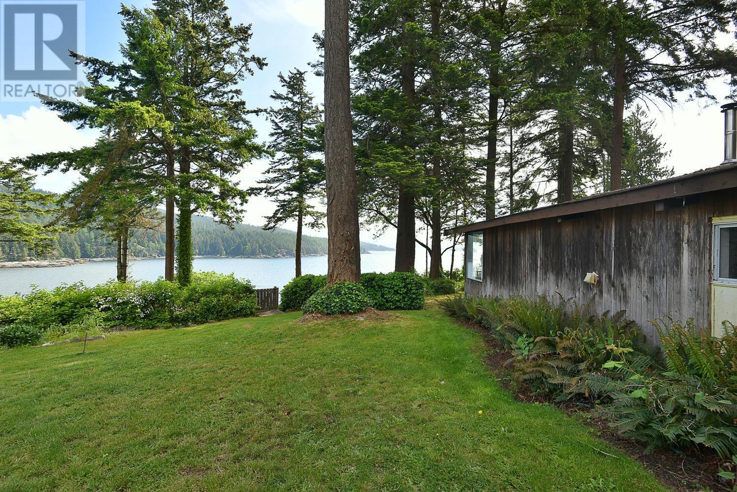 7638 Eureka Avenue, Halfmoon Bay, British Columbia  V7Z 1A1 - Photo 8 - R3003781