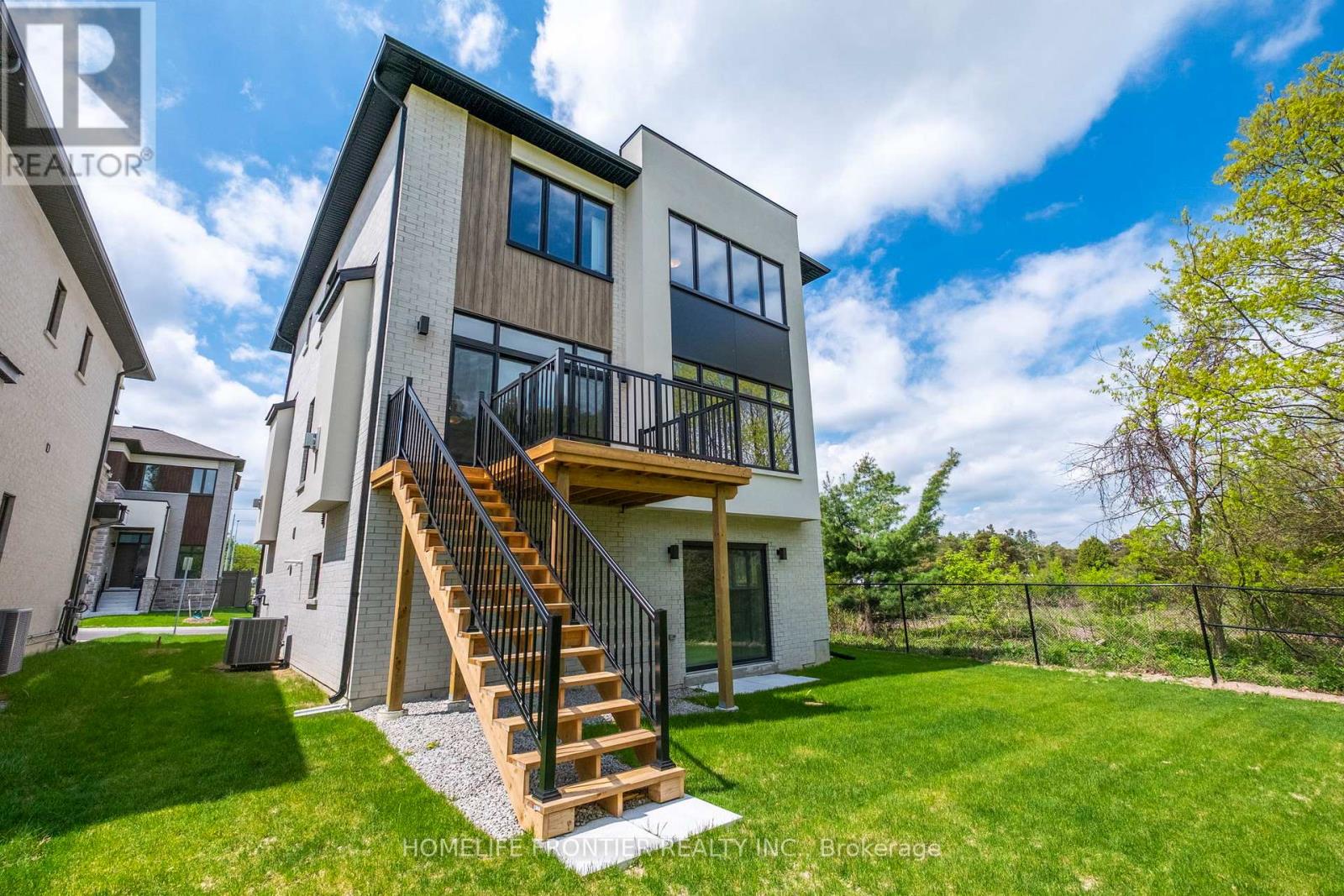 23 Kingwood Lane, Aurora, Ontario  L4G 3Z7 - Photo 33 - N12145686