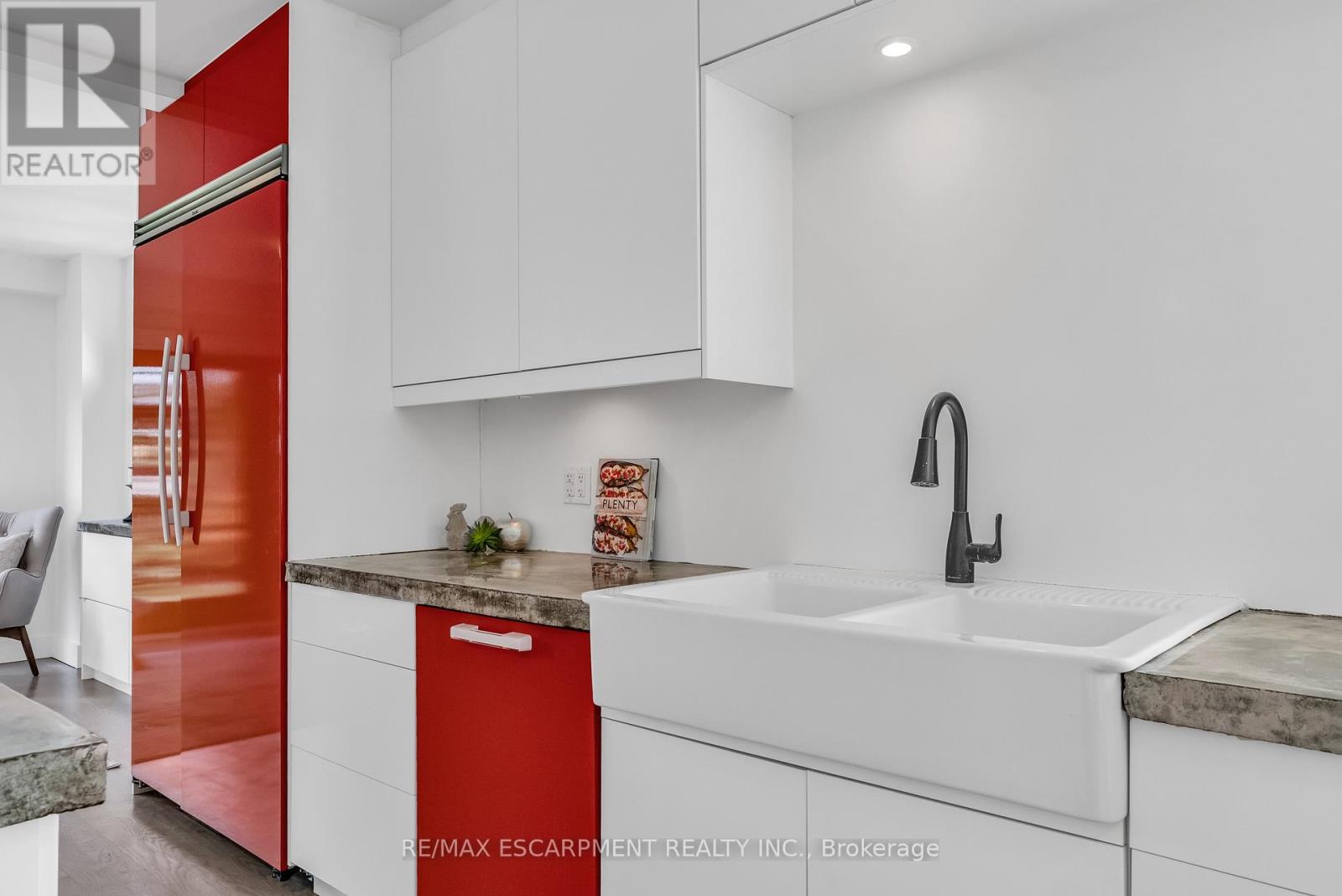 365 Delaware Avenue, Burlington, Ontario  L7R 3B4 - Photo 15 - W12030641