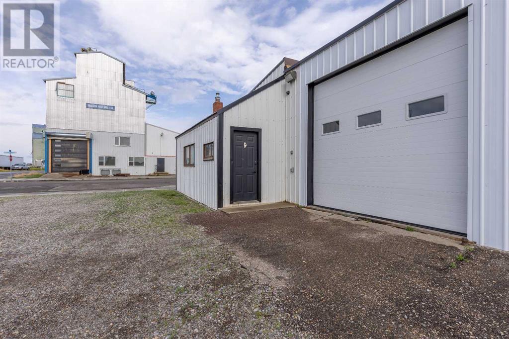 201 & 215 15 Street, Fort Macleod, Alberta  T0L 0Z0 - Photo 6 - A2221719
