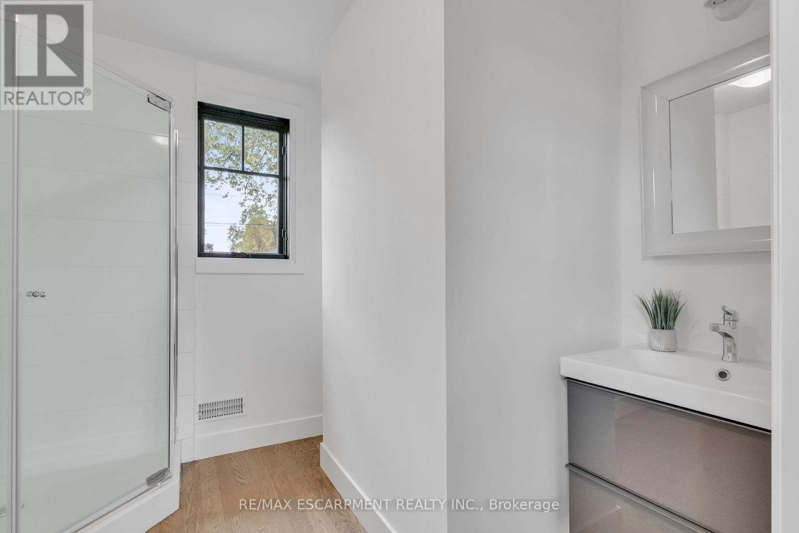 365 Delaware Avenue, Burlington, Ontario  L7R 3B4 - Photo 31 - W12030641