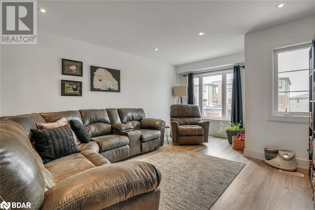 30 Pumpkin Corner Crescent, Barrie, Ontario  L9J 0T6 - Photo 3 - 40722283