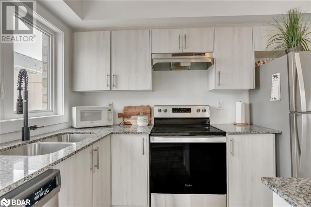 30 Pumpkin Corner Crescent, Barrie, Ontario  L9J 0T6 - Photo 6 - 40722283