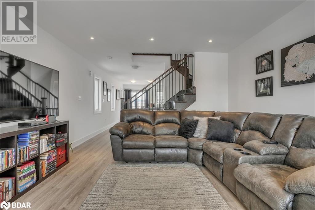 30 Pumpkin Corner Crescent, Barrie, Ontario  L9J 0T6 - Photo 4 - 40722283