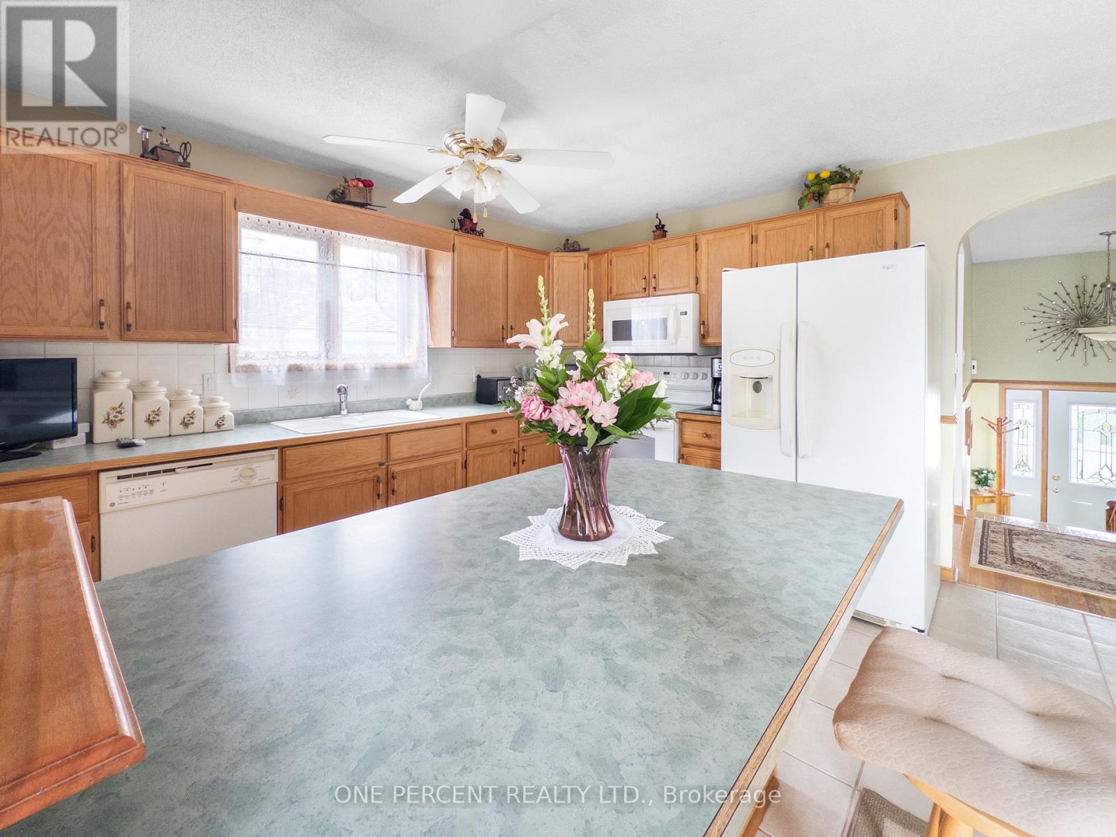 25 Loraine Avenue, Quinte West, Ontario  K8V 6M1 - Photo 9 - X12153714