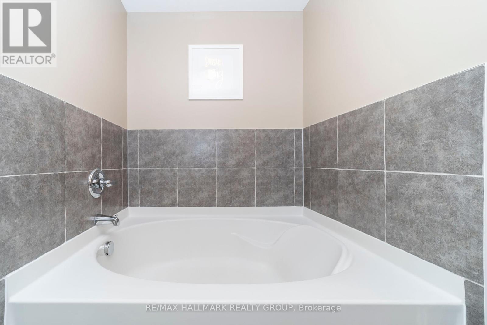 309 Galston Private, Ottawa, Ontario  K1W 0G3 - Photo 27 - X12154948