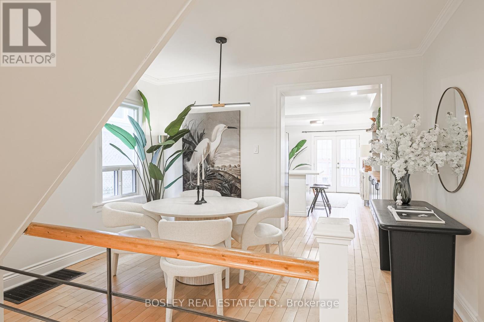 245 Kenilworth Avenue, Toronto, Ontario  M4L 3S7 - Photo 6 - E12120675