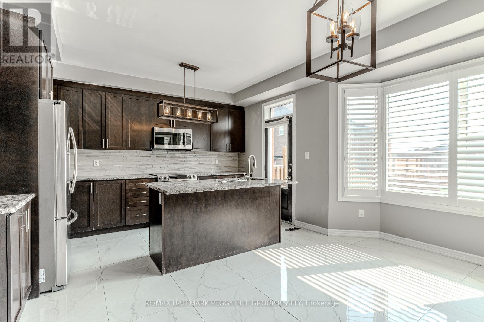878 Green Street, Innisfil, Ontario  L0L 1W0 - Photo 6 - N12133003