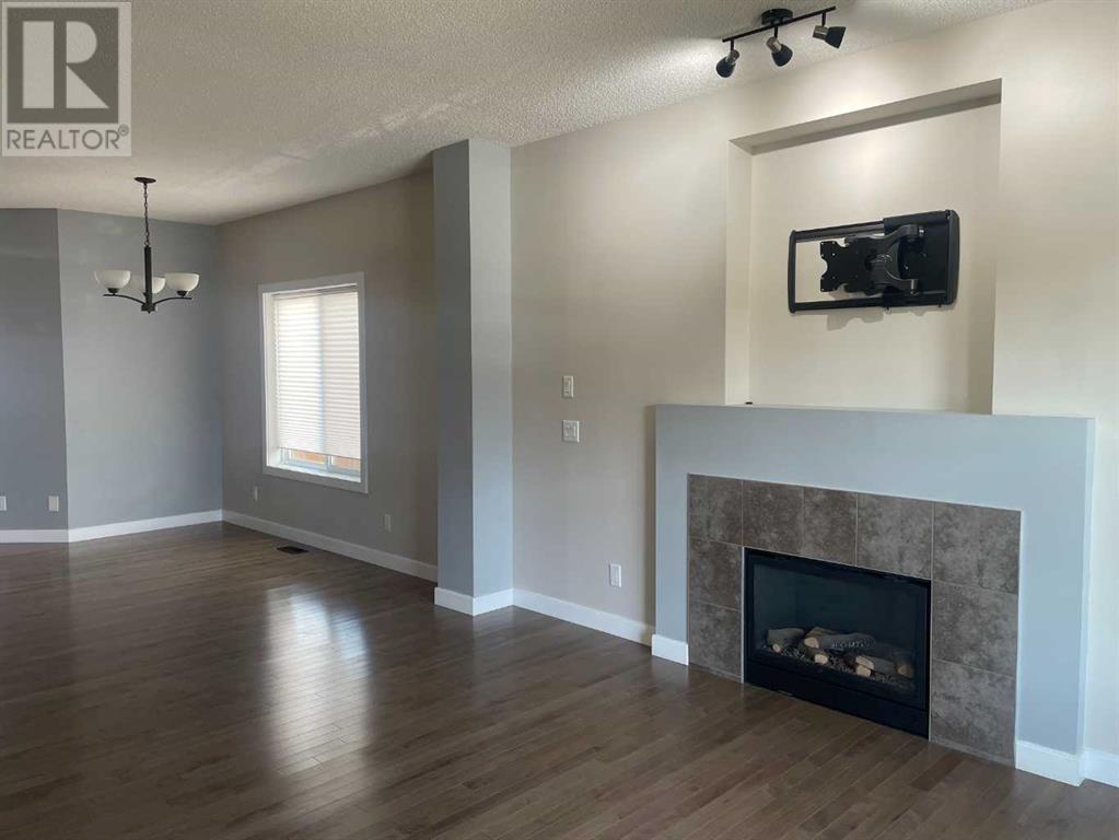 13 Belgian Street, Cochrane, Alberta  T4C 0M2 - Photo 6 - A2202408