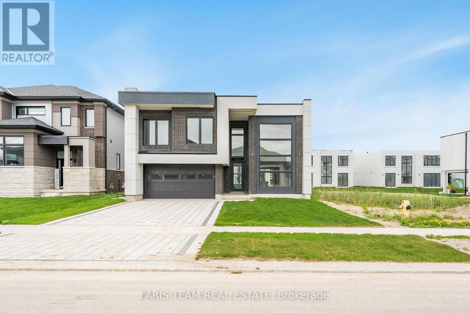 Property at 3775 SUNBANK CRESCENT image 1