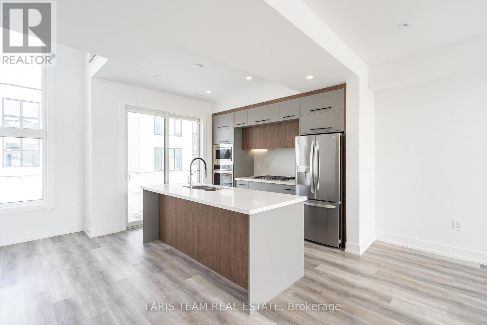 Property at 3775 SUNBANK CRESCENT image 3